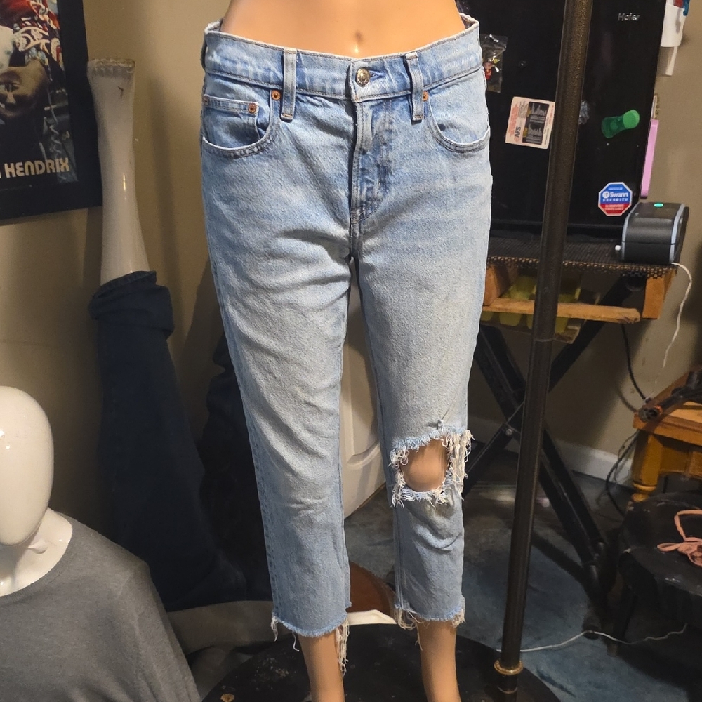 American Eagle Outfitters Light Wash Ripped Ankle Jeans